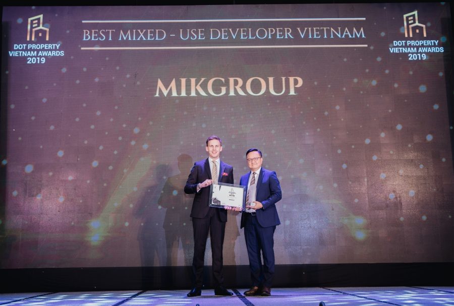 TGĐ MIKGroup Nguyễn Vĩnh Trân nhận giải thưởng “Nhà phát triển bất động sản phức hợp tốt nhất Việt Nam 2019”
