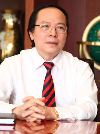 Ông Đỗ Minh Phú hiện tại đang giữ vị trí Chủ tịch HĐQT Ngân hàng Thương mại Cổ phần Tiên Phong (TPBank) nhiệm kỳ 2018-2023.
