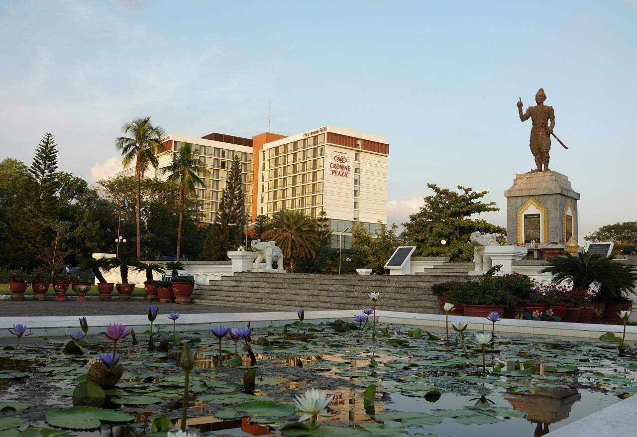 Khách sạn 5 sao Crowne Plaza Vientiane