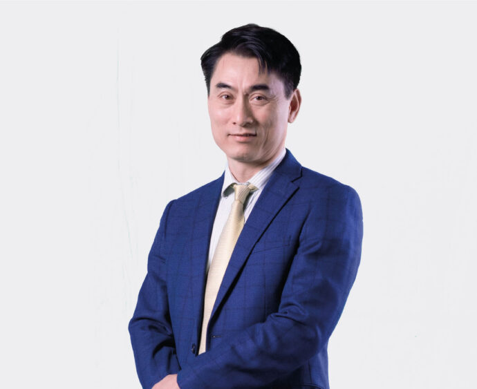 Ông Nguyễn Thành Long - Phó Tổng Giám đốc - Giám Đốc Khối pháp chế & Kiểm soát tuân thủ