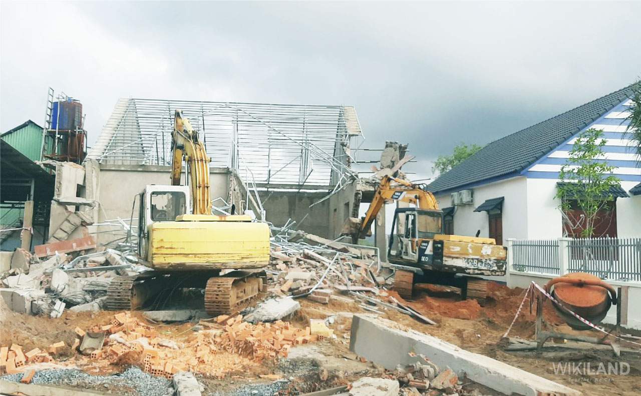 Tháo dở hàng loạt căn nhà xây dựng trái phép tại Phú Quốc