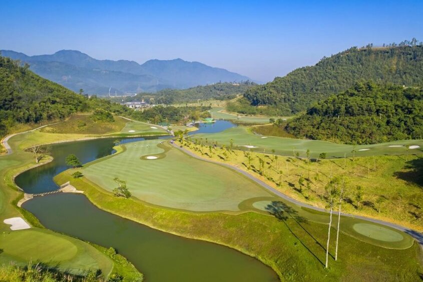 Sân golf GELEXIMCO Hilltop Valley Golf Club - Hòa Bình