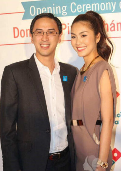 Người con trái thứ 2 - Louis Nguyễn và vợ - nữ diễn viên, người mẫu Tăng Thanh Hà