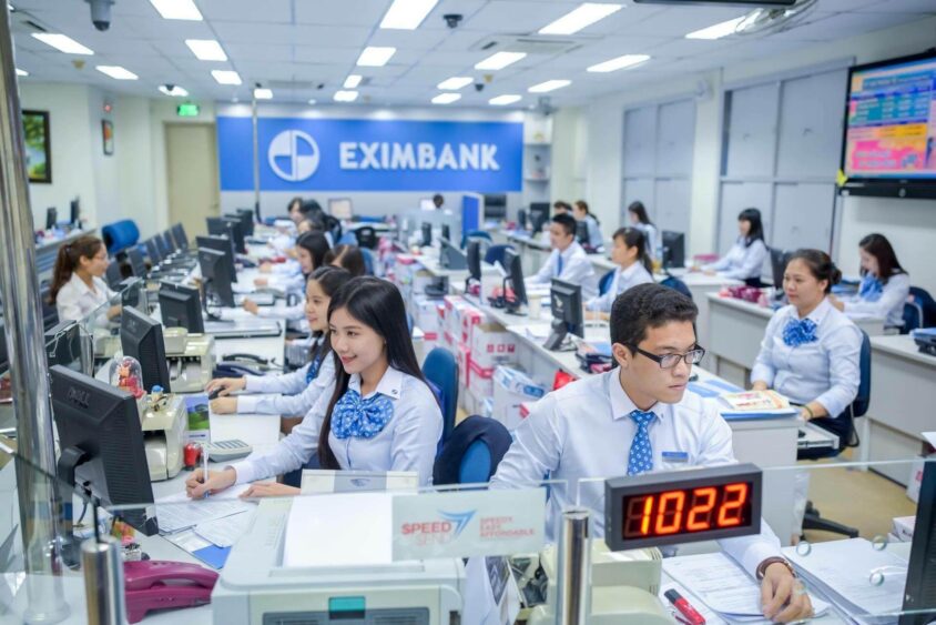 Thời gian làm việc của Eximbank