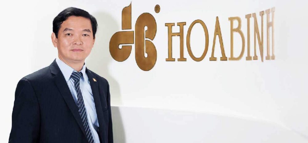 Ông Lê Viết Hải hiện đang giữ vai trò Chủ tịch Hội đồng quản trị Công ty Cổ phần Tập đoàn Xây dựng Hòa Bình.